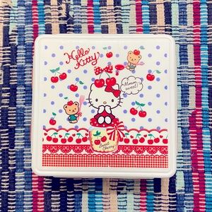 Hello Kitty lunch box
